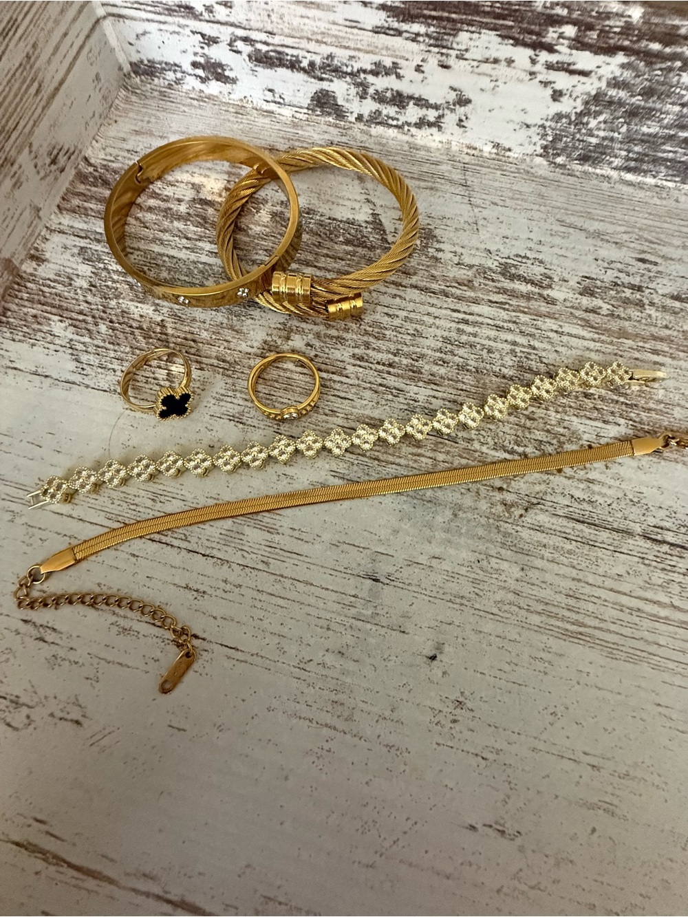 6 pcs Boutique Gold-Plated Jewelry Bundle - Picture 2 of 8
